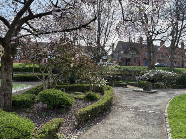 Port Sunlight The Dell