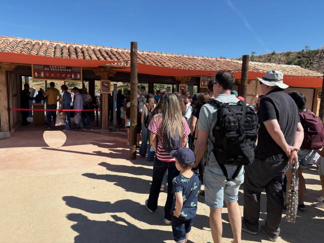 Queue for a show