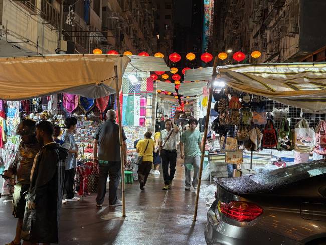 Temple Street Night Market
